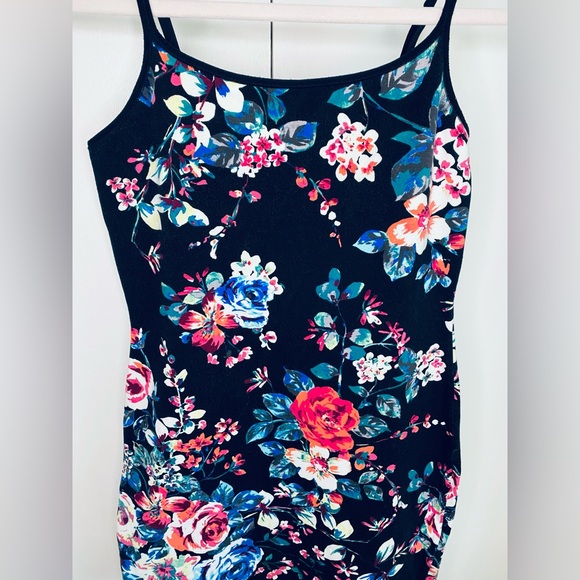 GUC Express Floral Dress - Picture 6 of 7